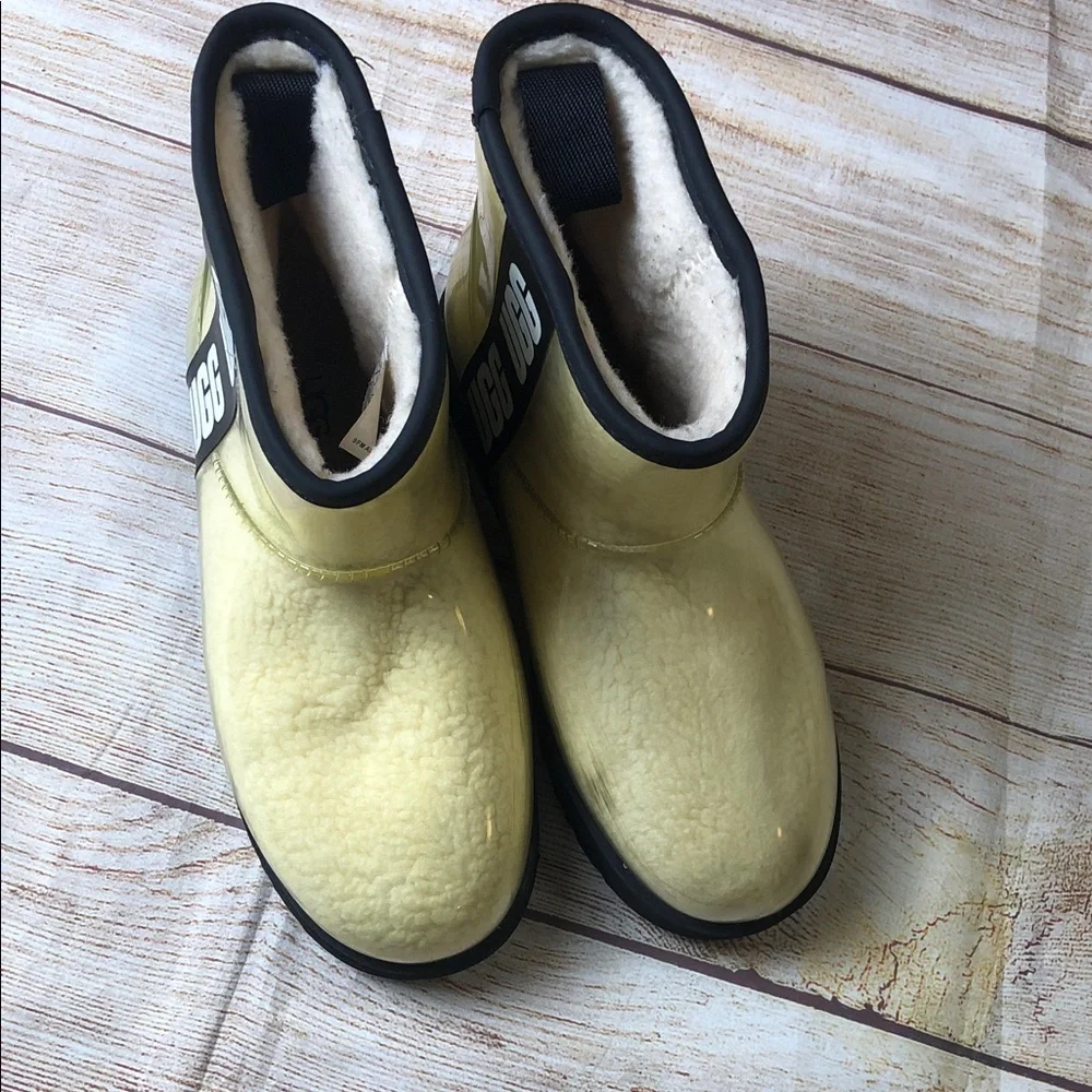 UGG chic ankle